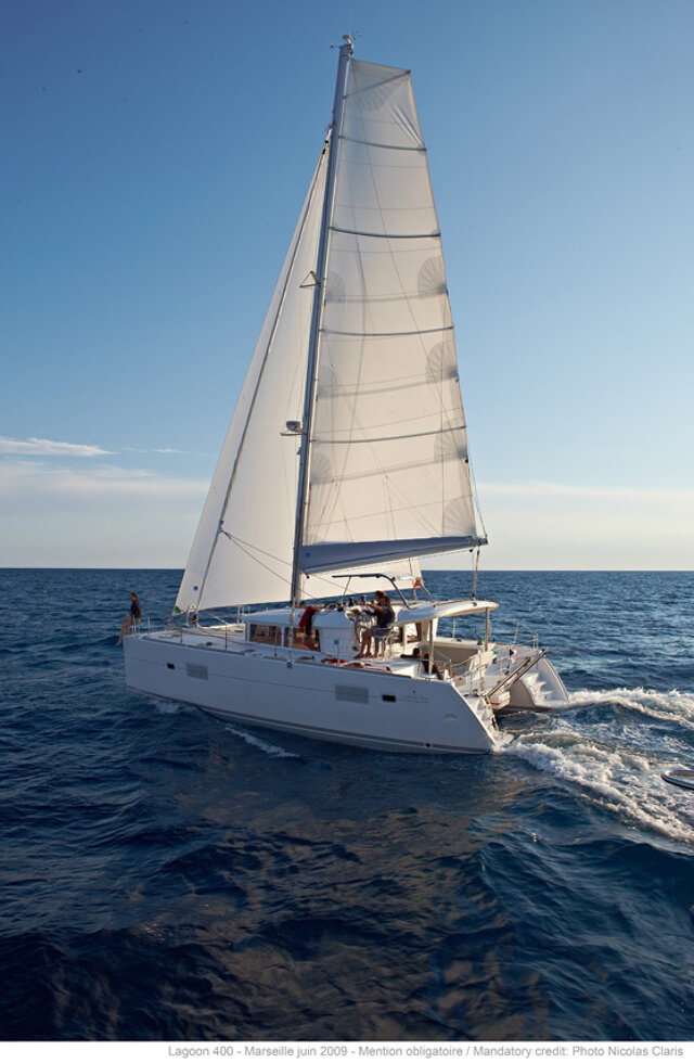 Lagoon 400 S2 - 4 + 2 cab. Liberty 2